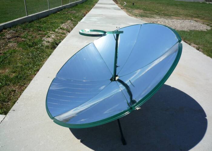 Solar parabolic cooker